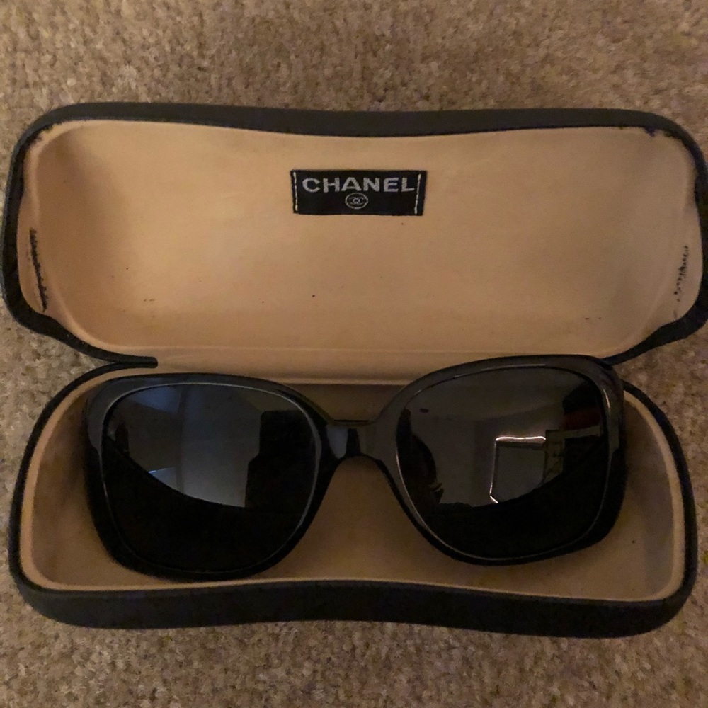 Chanel enamel CC sunglasses circa 2006